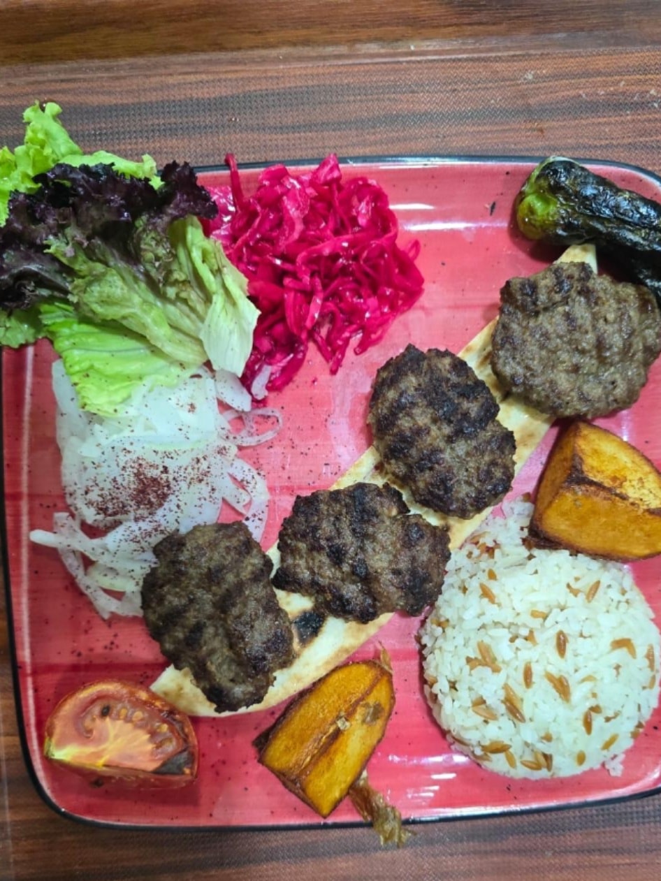 Karışık Izgara Tabağı — tavuk kuzu adana şiş şöleni | Смешанный гриль — курица, баранина, адана в Стамбуле